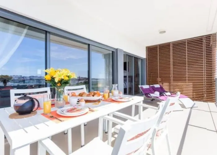 Lägenhet Stunning View - Two Bedrooms In Lagos