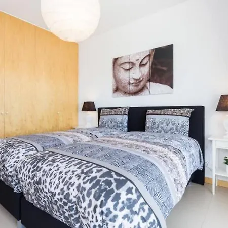 Stunning View - Two Bedrooms In Apartment *
