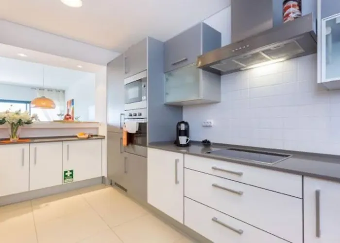 Stunning View - Two Bedrooms In Апартаменты Лагуш